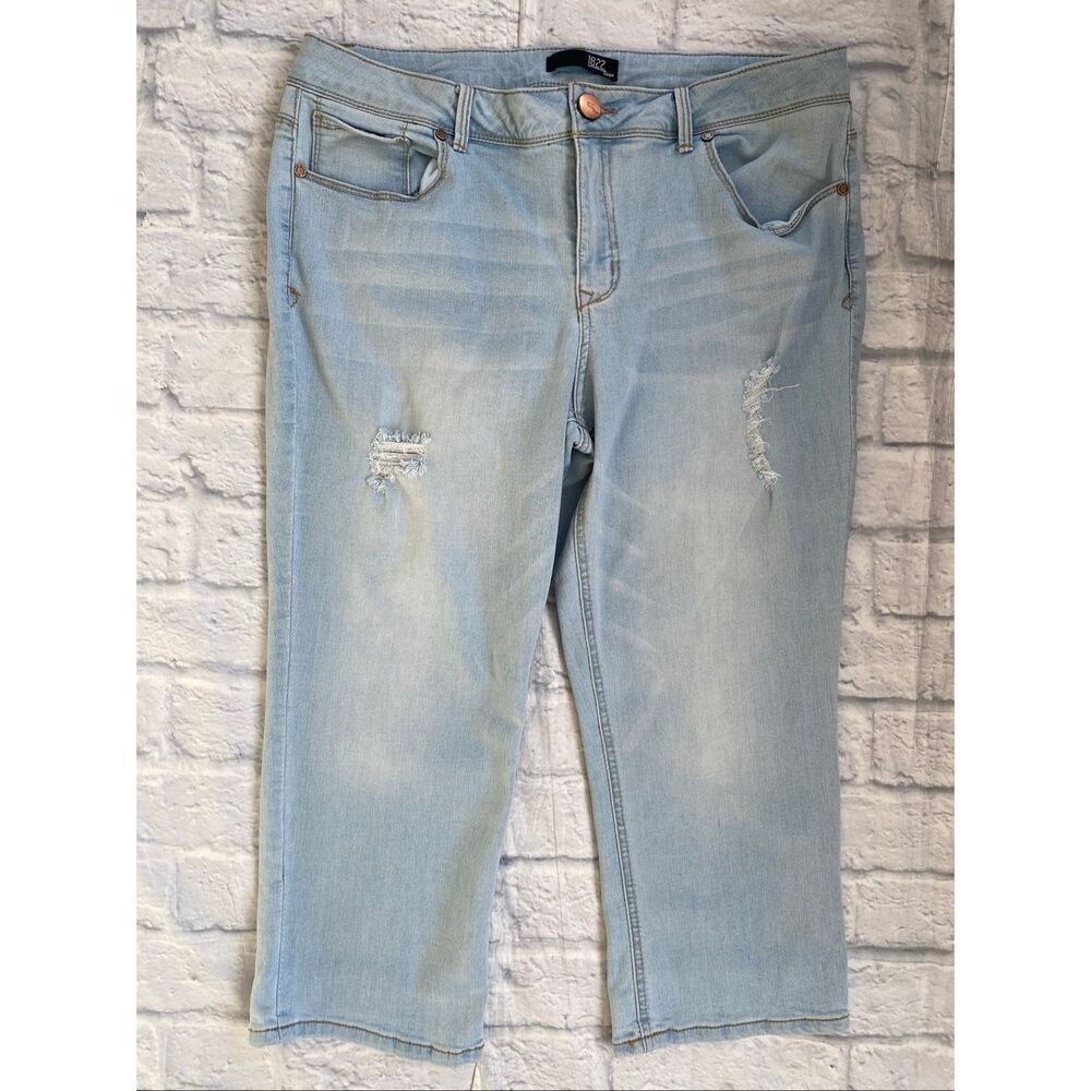 1822 Denim women 16 pull on ripped capri pants light blue